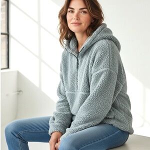 PRANA Polar Escape
Permafrost Sherpa Half Zip Light blue sherpa pull over XS